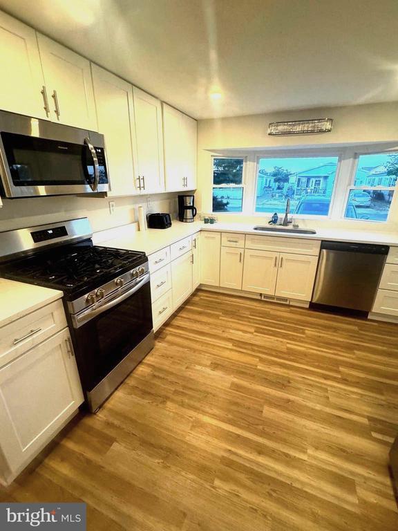 Building Photo - 119 Clamshell Rd