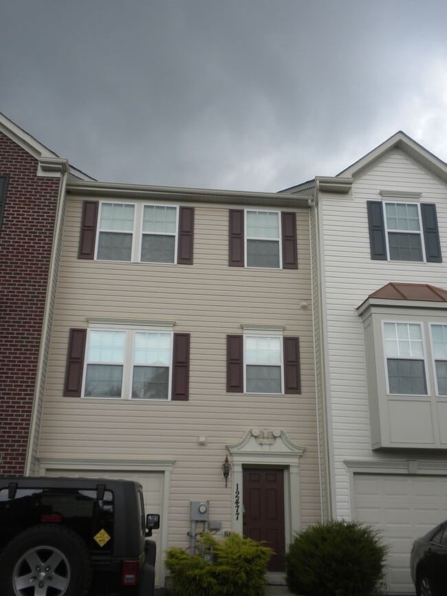 Building Photo - 3 Bedroom Townhome in Waynesboro!