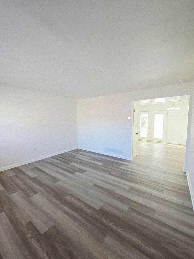 Photo - Renovated 3-Bedroom, 1-Bathroom Home in Beechfield