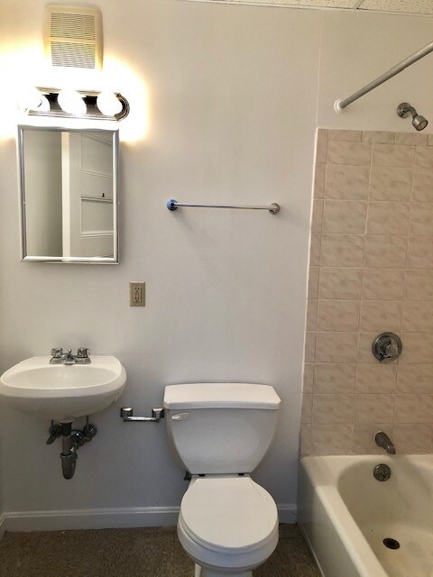 Photo - 1061 Beacon St Unidad 9