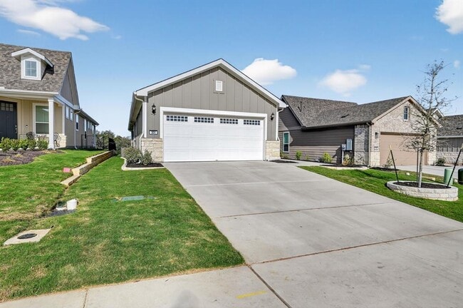 Photo - 304 Livewater Ln