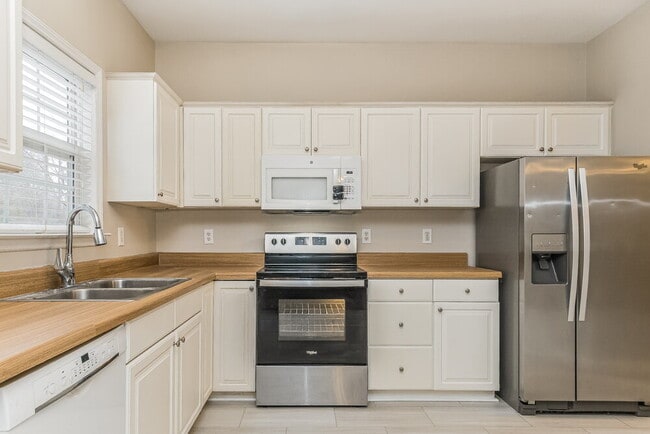 Photo - 320 Jewel Haven Way