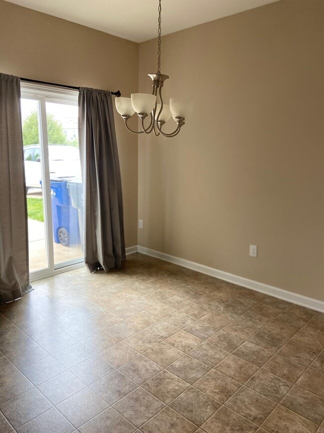 Photo - 1035 Ileagnes Rd