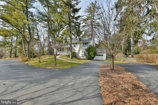 Photo - 511 E Mill Rd