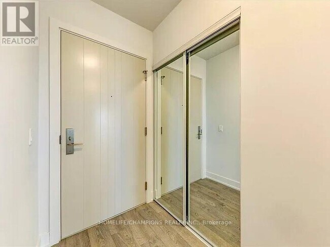 Photo - 2550 Simcoe St N Unit 2208