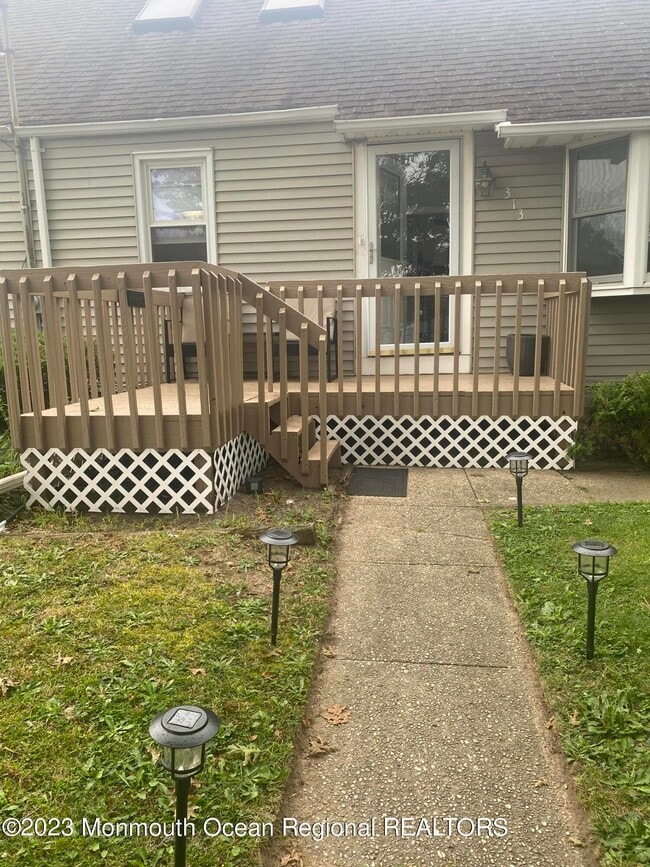 Photo - 313 Yorke Ave