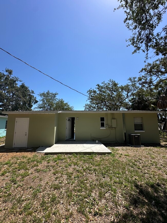 Photo - 2731 Union St S