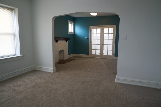 4909 Lansdowne Ave Unit 3E