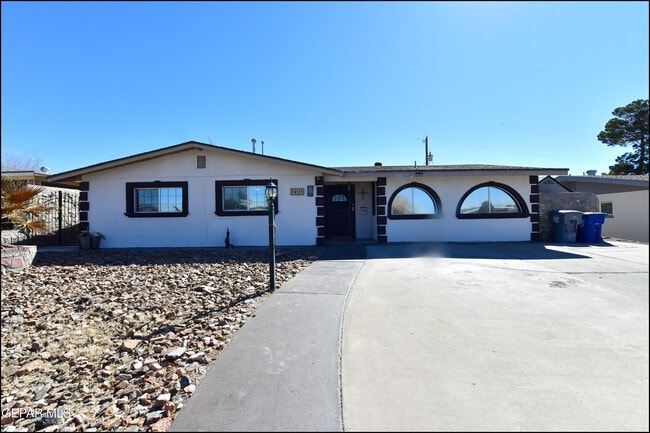 Photo - 415 Balboa Rd