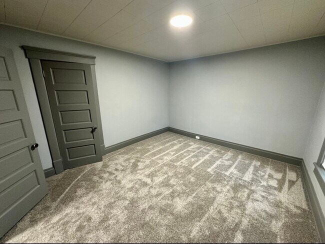 Building Photo - 678 Crosby St Unit 2