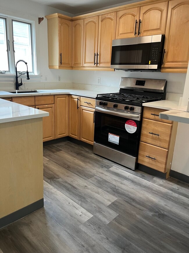 Photo - 337 Saint Lawrence Ave Unidad Lower & upper