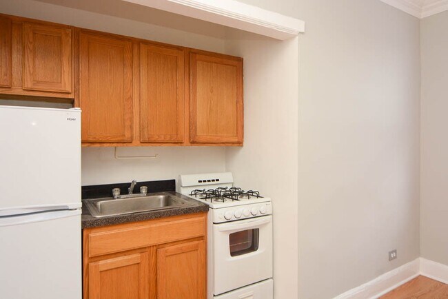 Photo - 3824 N Fremont Unit 205