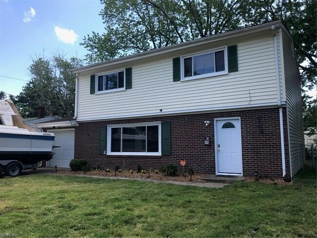 Photo - 11 Southwind Dr House