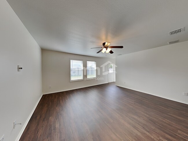 Photo - 1101 Eagle Claw Dr