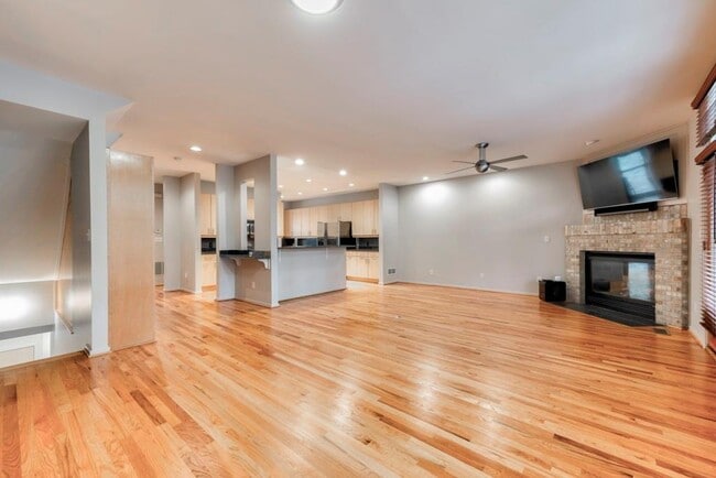 Photo - 1318 Fernwood Cir NE