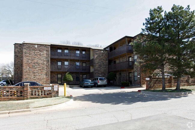 Putnam Heights Apartments - Putnam Heights Apartments