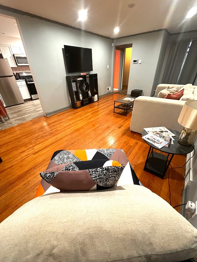 Photo - 9000 S Wabash Ave