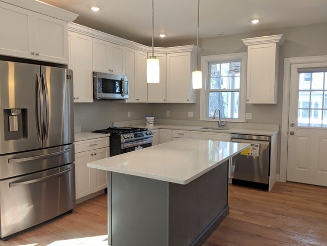 Photo - 16 Bowen Ave Unit 1