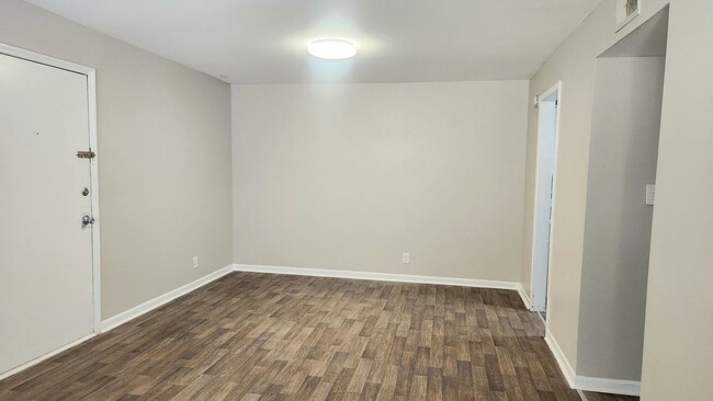 Photo - Riverbend Apartments