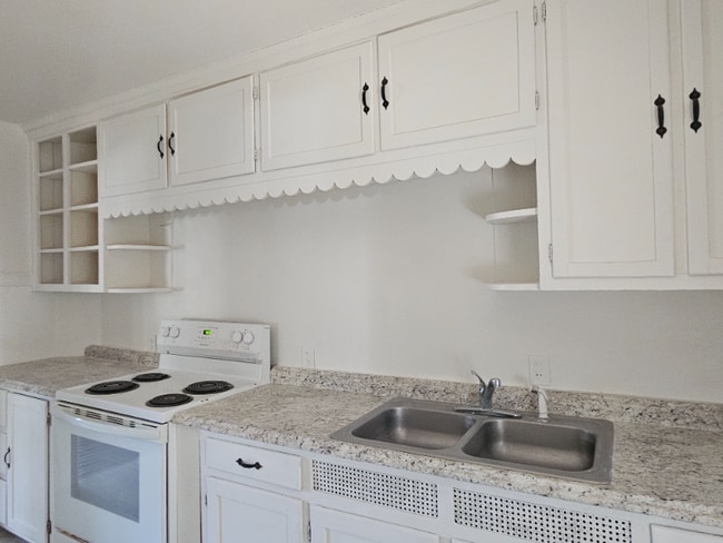 Photo - 504 Nelson St