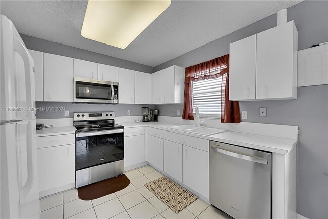 Building Photo - 3884 NW 63rd Ter Rental