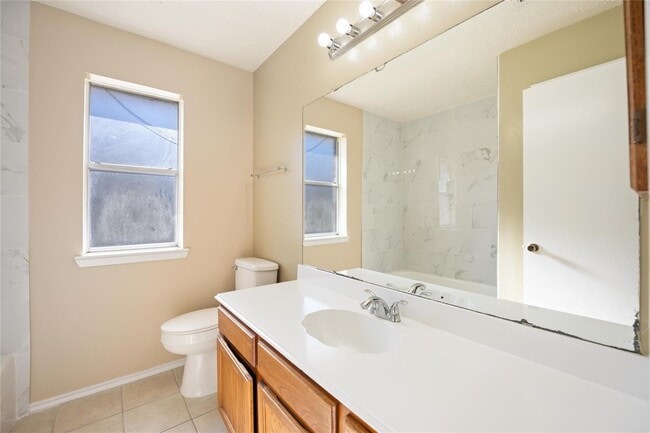 Photo - 3811 Meadow Pl Dr