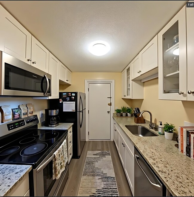 Photo - 21 Greenwood St Unit 13R