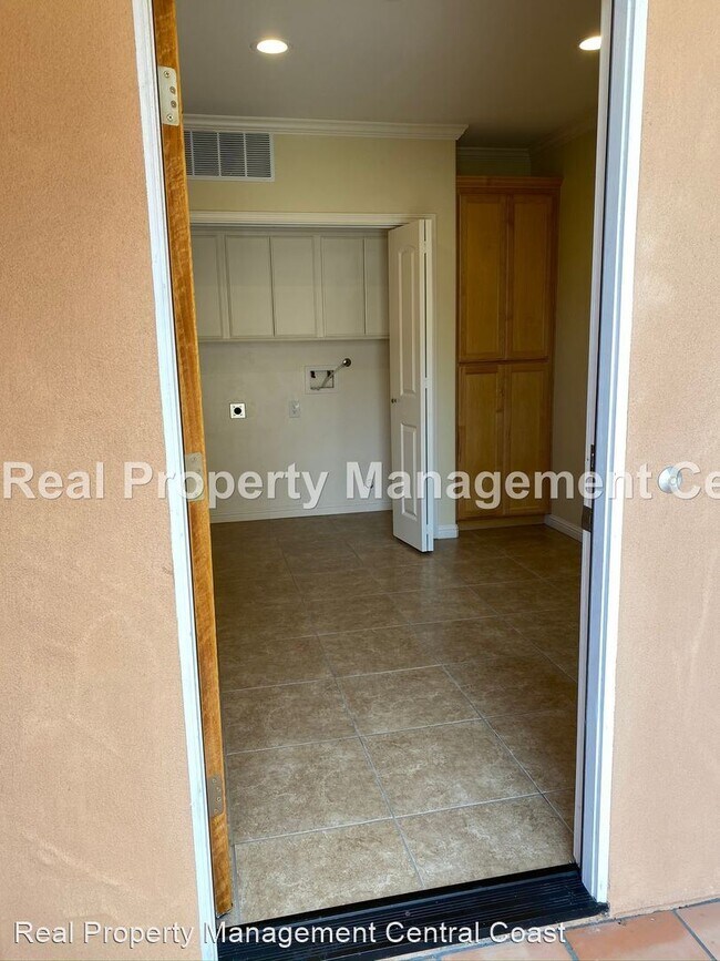 Photo - 3 br, 2.5 bath House - 461 S 8th Street