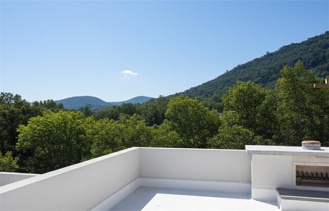 Photo - 966 Wauka Ridge Rd