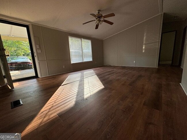 Photo - Rent Reduced!