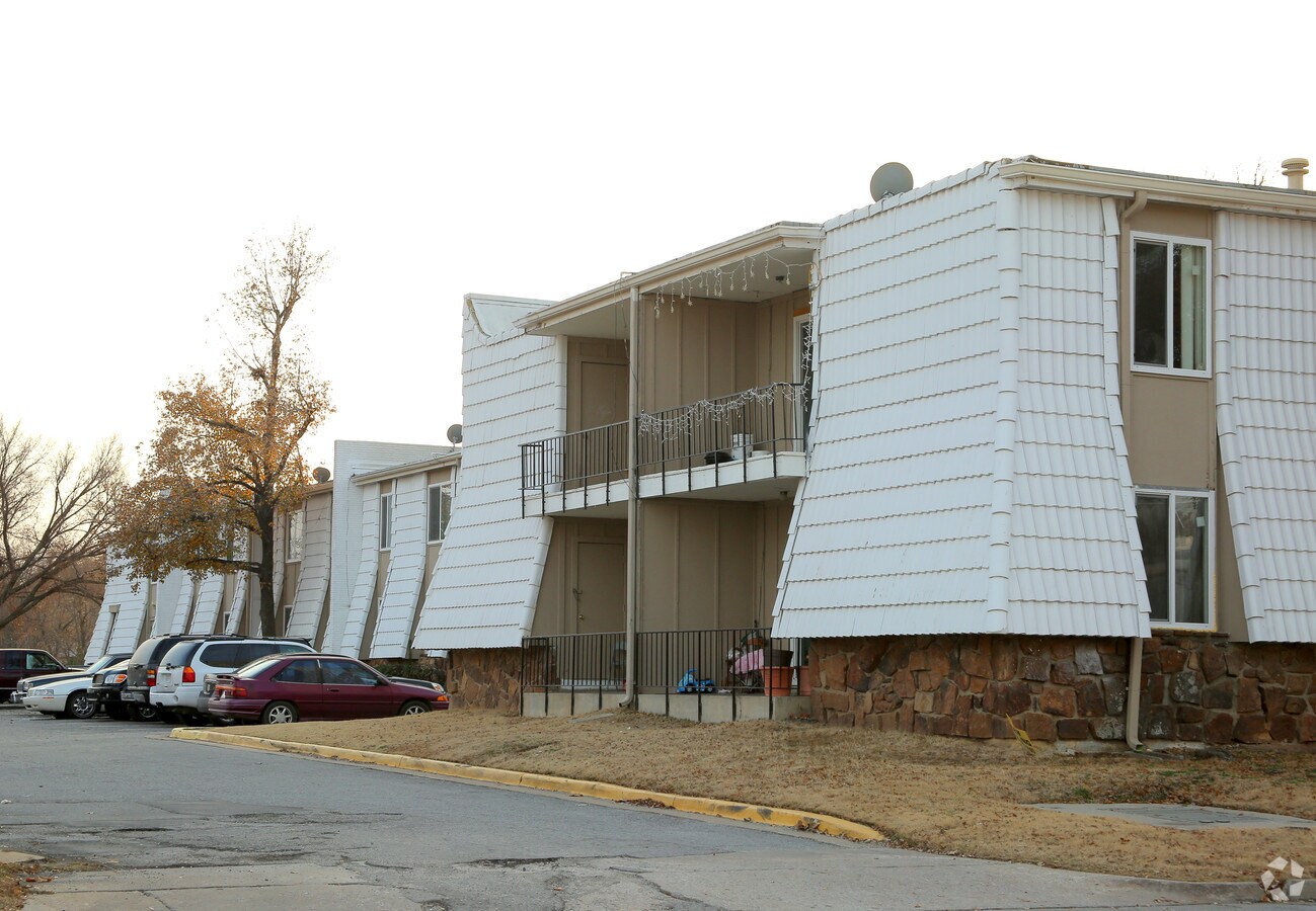 Photo - 2200 Sheridan Apartments