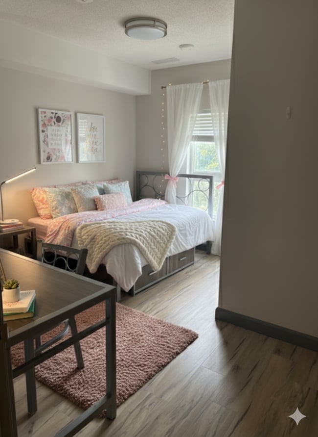 Photo - 258B-258B Sunview St