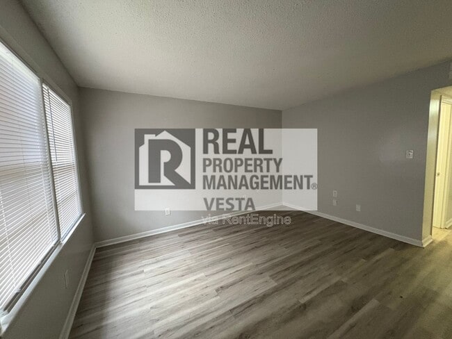 Building Photo - 131 Wall St Unit 103