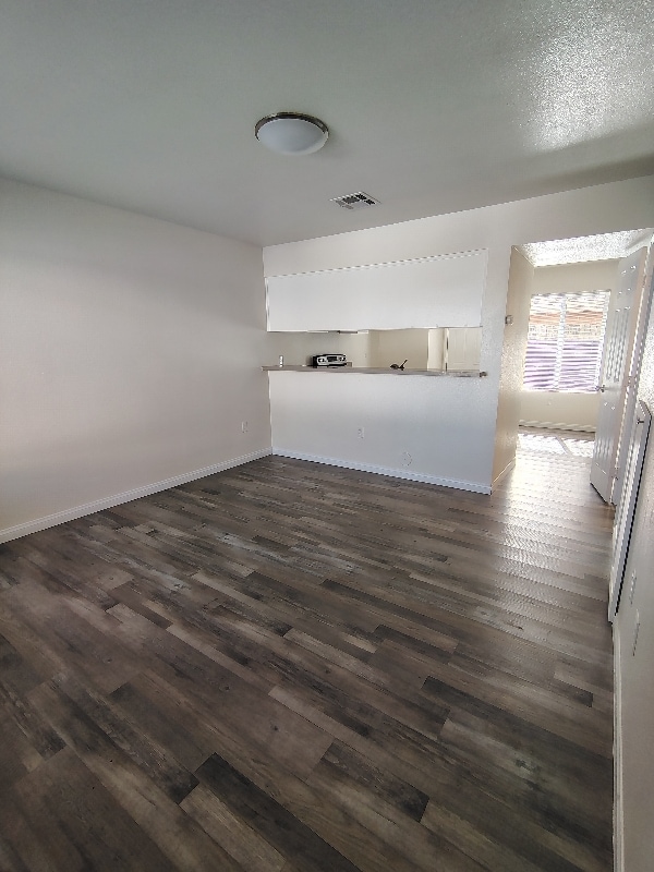 Building Photo - 2010 Larcus Ave Rental