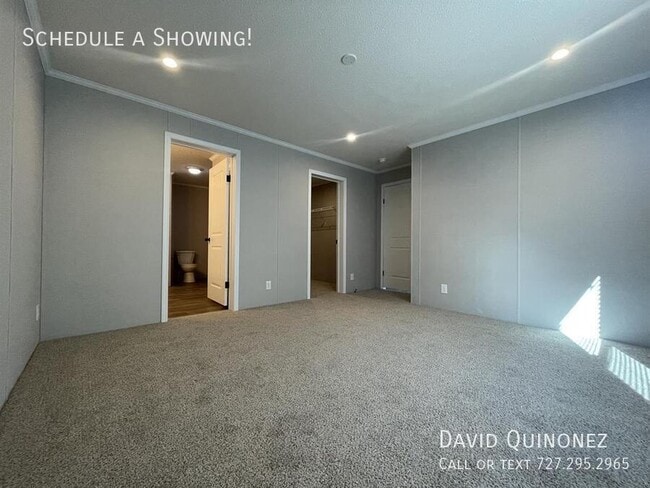 Photo - 701 Mill St