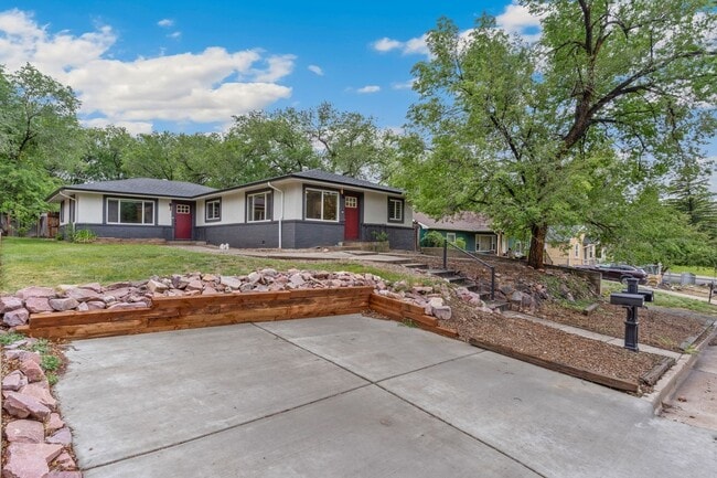 Photo - 405 Wilhelmia Ave