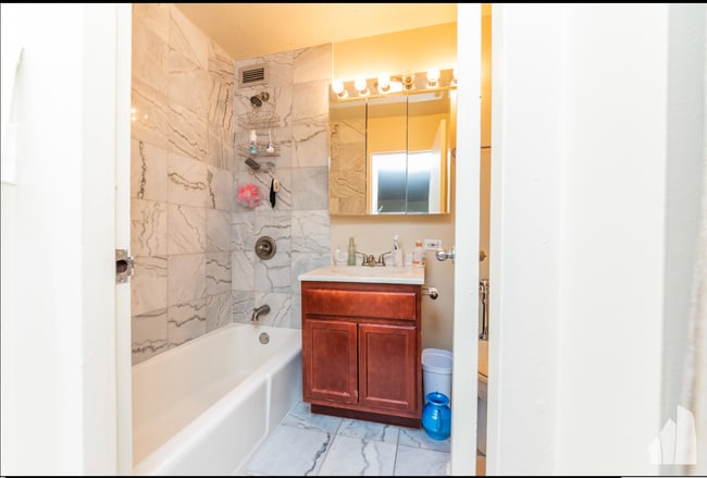 Photo - 222 E Pearson St Unit 1105