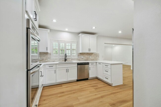 Photo - 4802 W Longfellow Ave