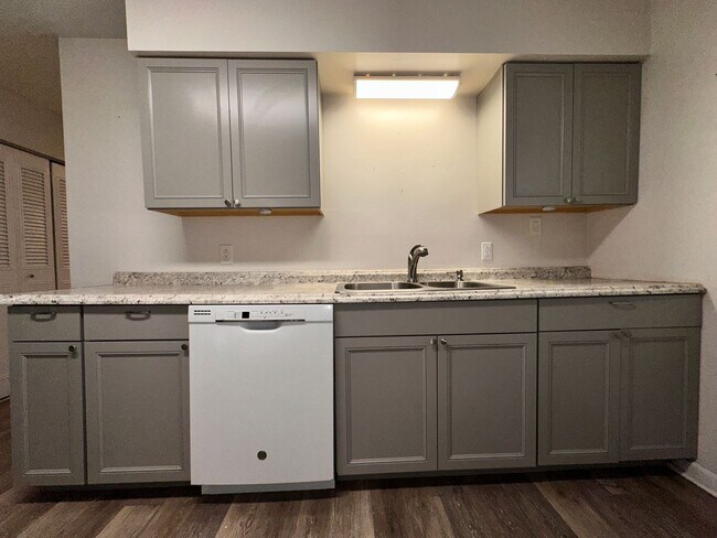 Photo - FNY121 Unit B