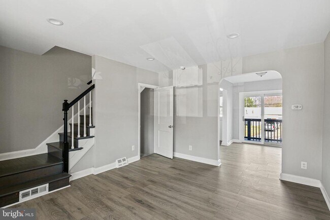 Photo - 165 Hampshire Rd