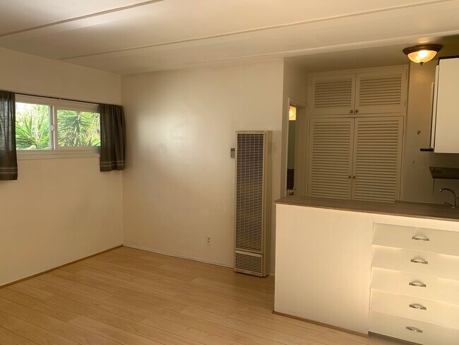 Photo - 400 Doheny N Dr Unit 3