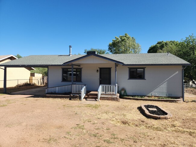 Adorable 2 bed / 2 Bath with large carport - Adorable 2 bed / 2 Bath with large carport House