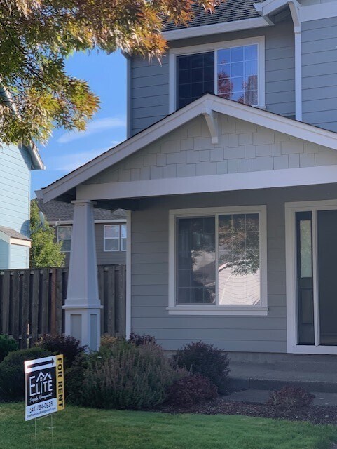 Photo - Available Now: 4 Bedroom Home in Willamette Landing