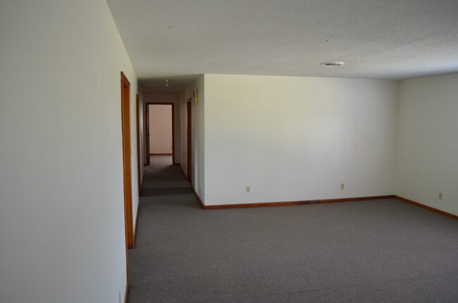 Photo - 93 Wonderhill Dr