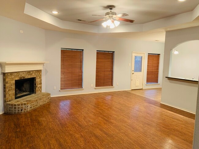 Photo - 1613 Makayla Ln