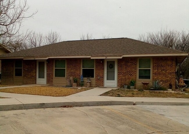 Photo - 111 NW Main St