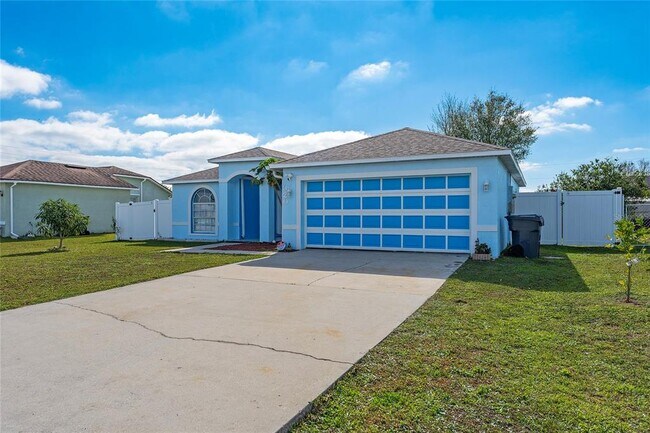 Photo - 320 Clearwater Ln