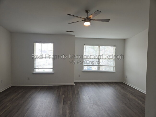 8631 Neuse Club Ln