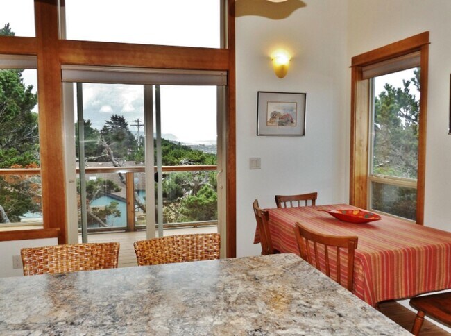 Photo - 2921 NW Bayshore Loop