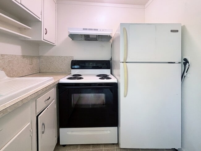 Photo - 1945 1/2 Lawrence Street